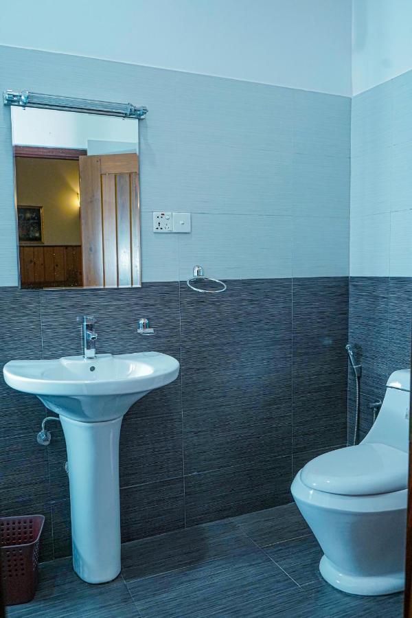 Hotel Blue Moon Residency Nuwara Eliya Esterno foto